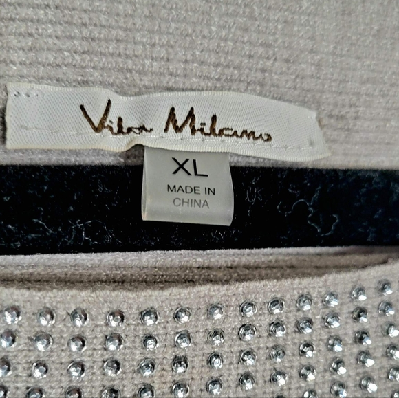Gray sweater with silver studs - Picture 4 of 7